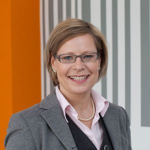 Kirsten Schmale  Controlling - Hospital LogiServe